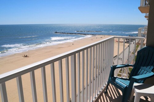 Oceanfront | Watch Dolphins Play |Heated Pool 1001