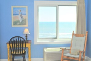 Unclassified image, 5 of 30, button