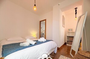 1 habitación, tabla de planchar con plancha y wifi 