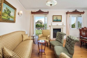 Classic Apartment, City View | Living area - Nafsika's Grande Residence in Corfu Town (Corfu)