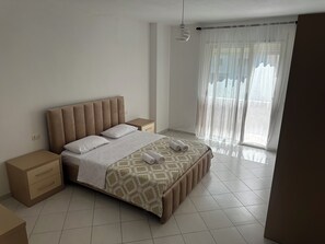 3 bedrooms, iron/ironing board, WiFi, bed sheets - Spacious 2-bedroom apartment 1-living room with WiFi, 500m near Beach in Durrës (Durrës)