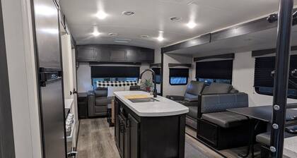 RV Retreat on Green Thumb urban farm