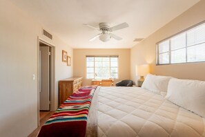 3 chambres, bureau, Wi-Fi gratuit, draps fournis