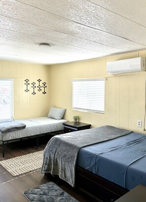 2 bedrooms, iron/ironing board, free WiFi, bed sheets