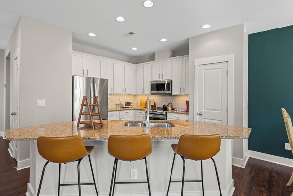 Fridge, microwave, oven, dishwasher