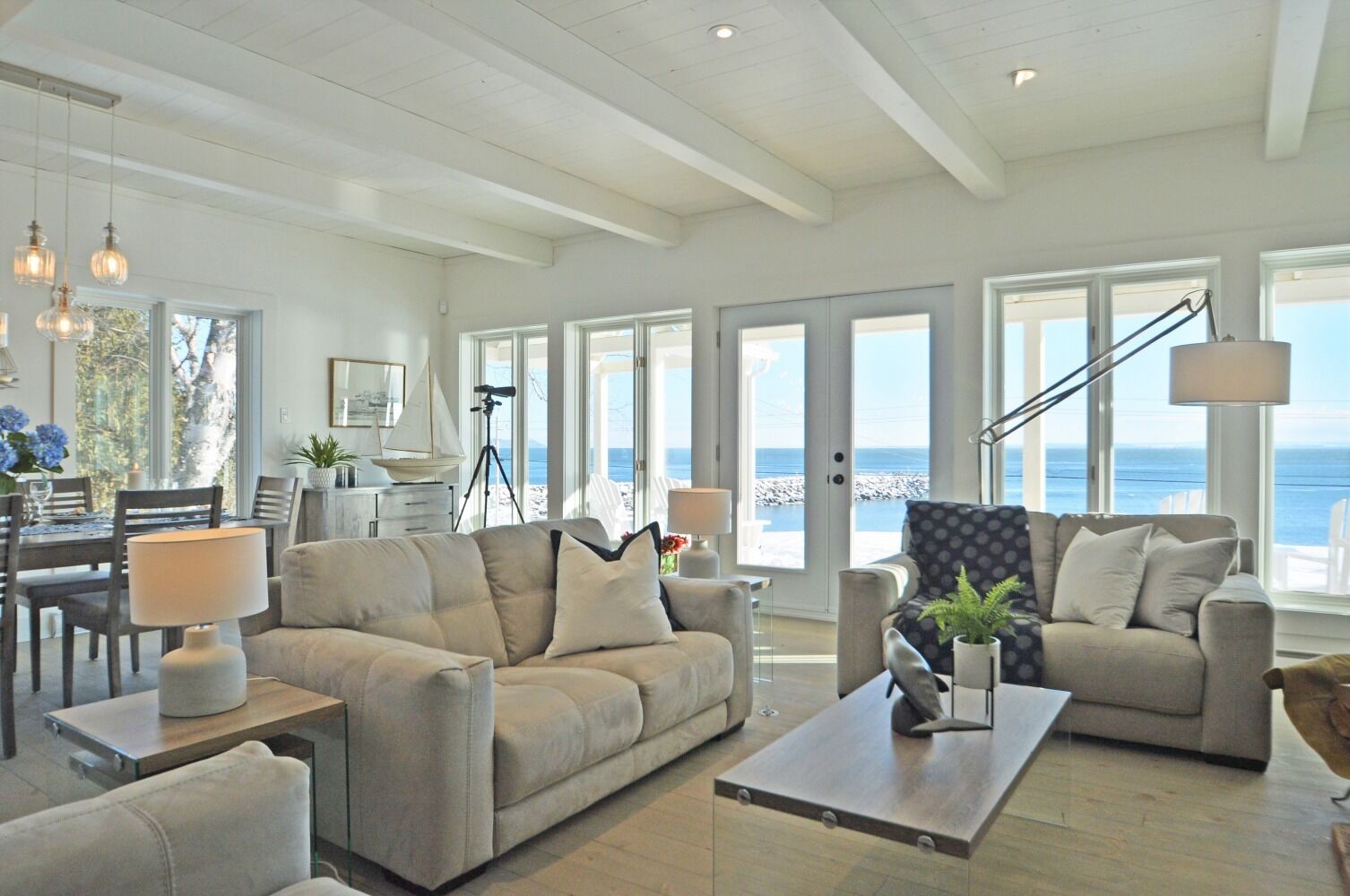 Télévision, cheminée