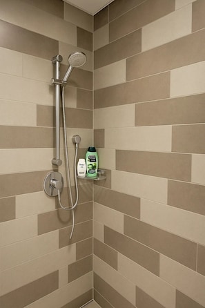 Comfort Studio | Bathroom shower - Happy Dom Palm (Dubai)