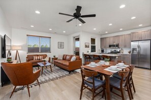 Interior - New- Pool, Hot Tub, Nintendo Switch, Pool, Pickleball and Ping Pong Fun (Santa Clara)