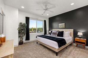 3 makuuhuonetta, silitysrauta/-lauta, vauvan matkasänky, Wi-Fi