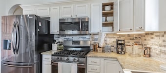 Pristine Placita- Enjoy a Spa-Like Oasis w/ Pool & Views