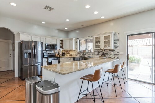 Pristine Placita- Enjoy a Spa-Like Oasis w/ Pool & Views