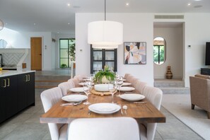 Family dining - Verdant Rise (Hassocks)
