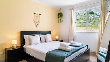 2 chambres, fer et planche à repasser, accès Internet, draps fournis