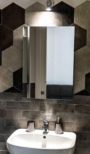 Bathroom - La Casa Dei Girasoli (Rome)