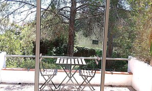 Outdoor dining - MEDITERRANEAN SEA&FOREST... LESS THAN 1 KM FROM THE PLAYA LARGA!!! (Tarragona)