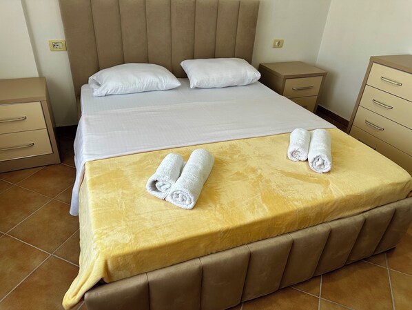 1 bedroom, iron/ironing board, WiFi, bed sheets