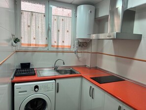 ثلاجة، مستلزمات طهي/أطباق/أوعية