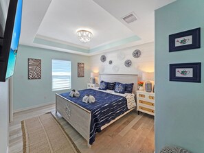 3 bedrooms, iron/ironing board, free WiFi, bed sheets - A Sandy Hope, Family &Dog Friendly Getaway, Sleeps 12, Just 3Mins from the Beach (Crystal beach)