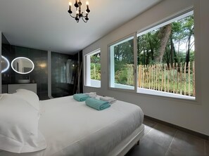 5 多间卧室、旅行婴儿床、免费 WiFi、床单