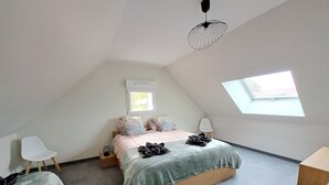 2 室のベッドルーム、アイロン / アイロン台、WiFi、ベッドシーツ