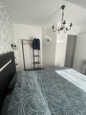 1 bedroom, bed sheets - Chez Sandrine (La Gacilly)