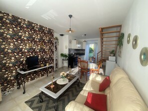 TV, DVD player, books - Chez Sandrine (La Gacilly)