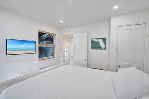 4 bedrooms, iron/ironing board, travel crib, free WiFi