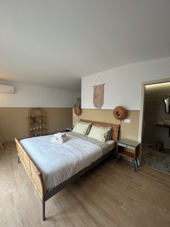 1 bedroom, WiFi, bed sheets - Vila Camélia - Amor Suite with private terrace (Porto)