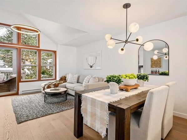 Interior - Updated Ski In 3-bedroom townhome in Whistler (Whistler)