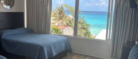 1 camera, Wi-Fi, lenzuola