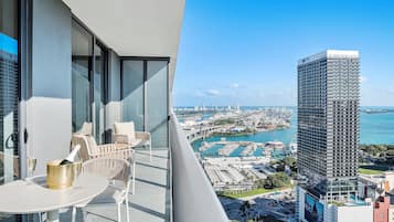 Premium Apartment, Balcony, Partial Ocean View | Bathroom | Combined shower/tub, free toiletries, hair dryer, towels