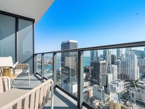 Departamento Premium, balcón, vista parcial al océano | Vista desde la habitación