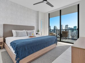 Premium Apartment, Balcony, Partial Ocean View | In-room safe, blackout curtains, iron/ironing board, free WiFi - Miami Vacation rentals -Downtown Natiivo (Miami)