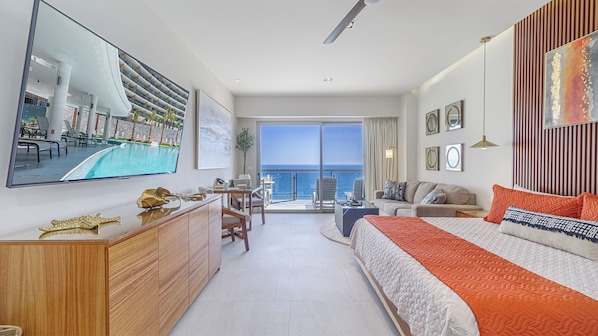 Condo luxo, sacada, vista para o oceano | Frigobar, cofres nos quartos, cortinas blackout