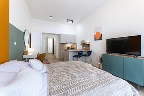 1 bedroom, desk, iron/ironing board, free WiFi