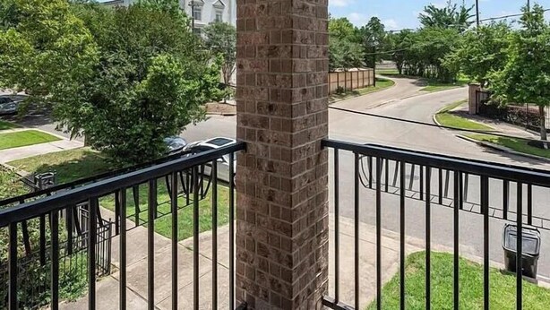 Property grounds - Modern Midtown Retreat 3B– Walk to Museums, Downtown & More! (Houston)