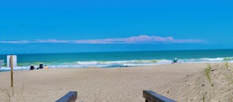 Rest Ashored
3 minute walk to beach!!
Surf & Sun Haven: Steps to Shore