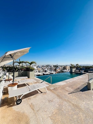 Outdoor pool - Modern Apartment | Swimming Pool | Centro Historico | Near Malecon (Mazatlán)