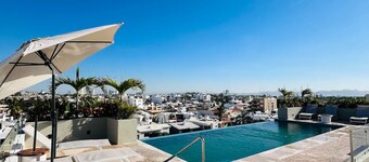 Modern Apartment | Swimming Pool | Centro Historico | Near Malecon