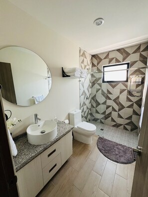 Hair dryer, towels, soap, shampoo - Modern Apartment | Swimming Pool | Centro Historico | Near Malecon (Mazatlán)