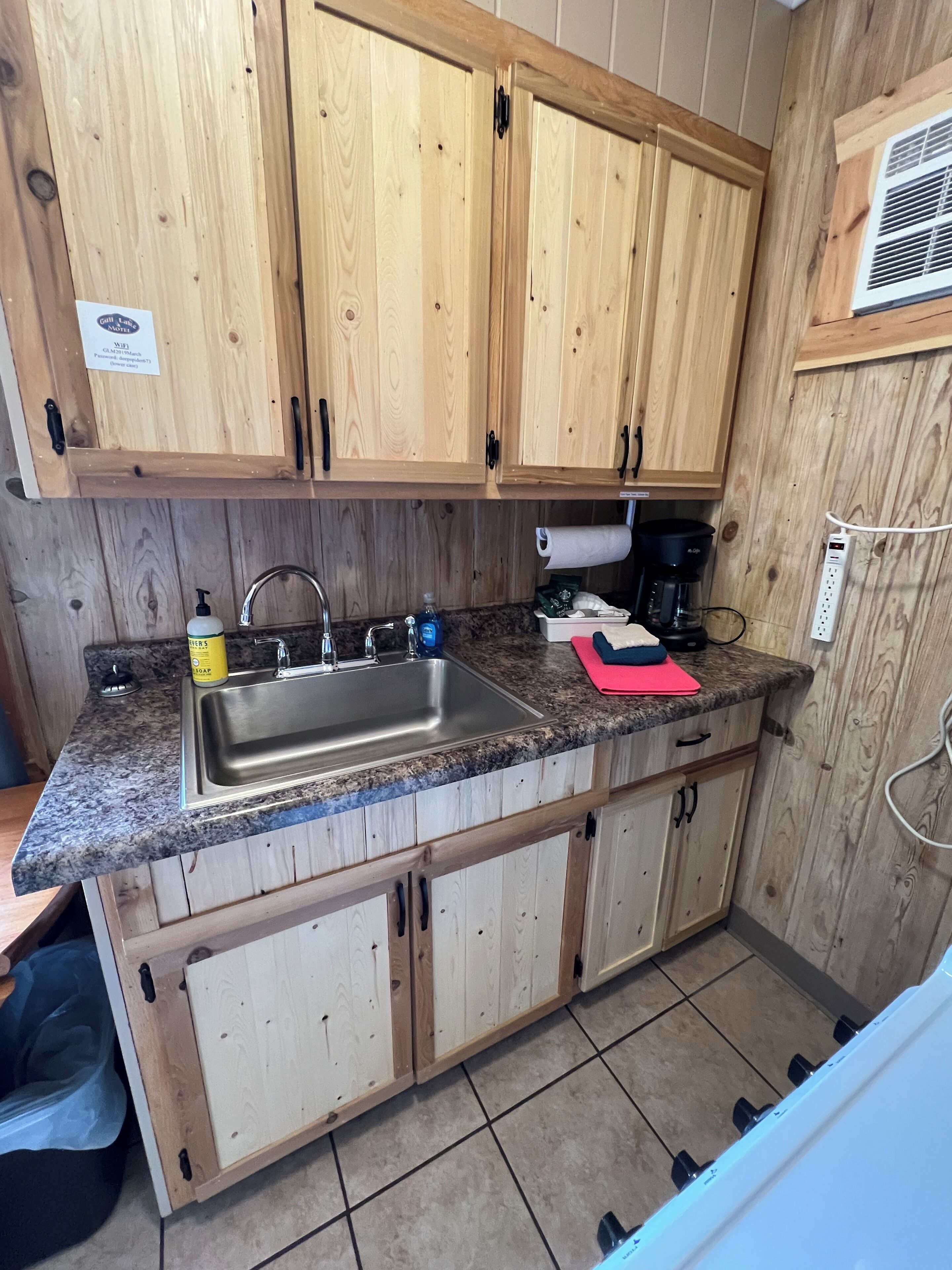 Plaque de cuisson, serviettes en papier