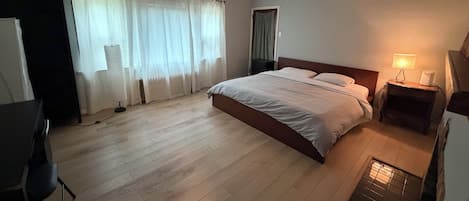 3 Schlafzimmer, Schreibtisch, Bügeleisen/Bügelbrett, kostenloses WLAN
