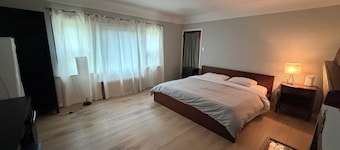 Welcoming 3 br house with WiFi in Victoria