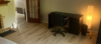 Welcoming 3 br house with WiFi in Victoria