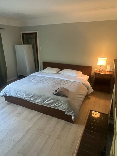 Welcoming 3 br house with WiFi in Victoria