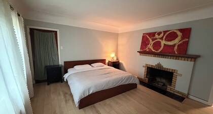 Welcoming 3 br house with WiFi in Victoria