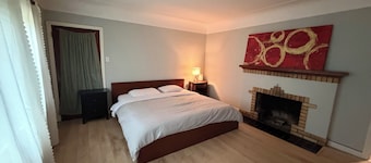 Welcoming 3 br house with WiFi in Victoria