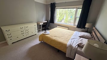 3 chambres, bureau, fer et planche à repasser, Wi-Fi gratuit