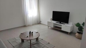 Interior - E&S Apartment (Syracuse)