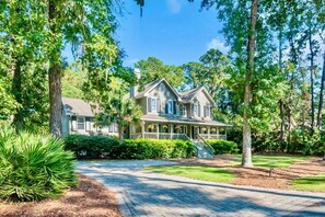 المنشأة من الخارج